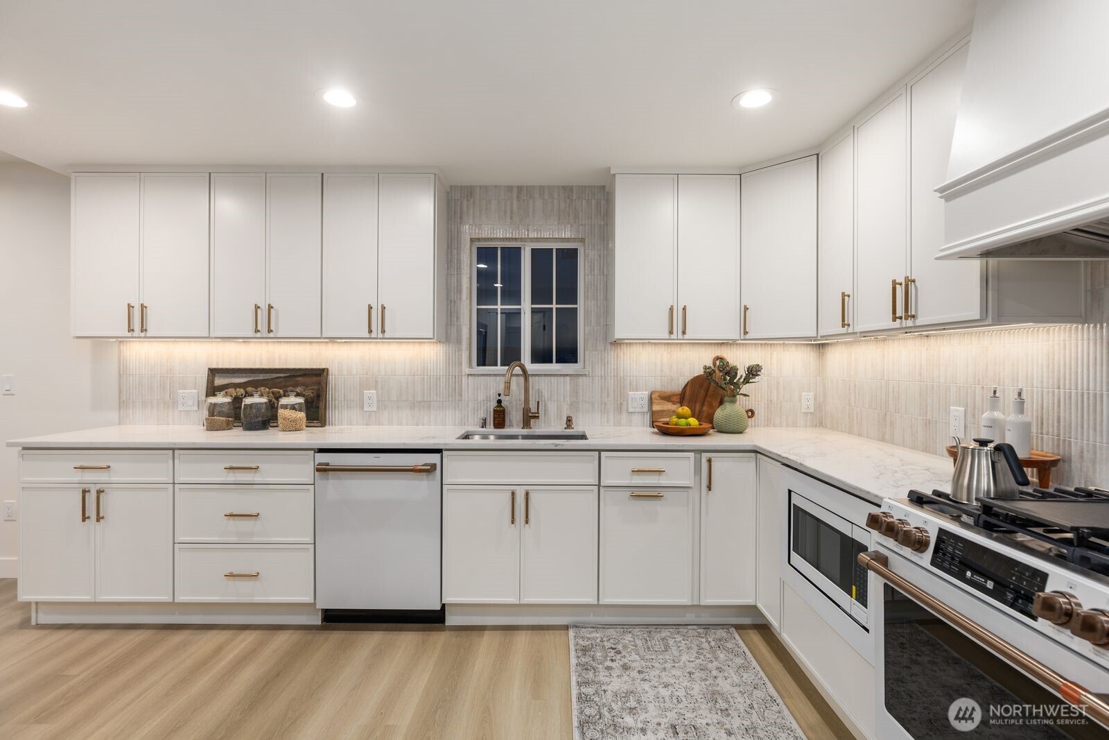 306 NW 45th Street , Seattle, WA 98107