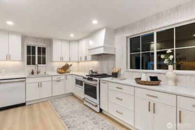 306 NW 45th Street , Seattle, WA 98107 - Photo 14