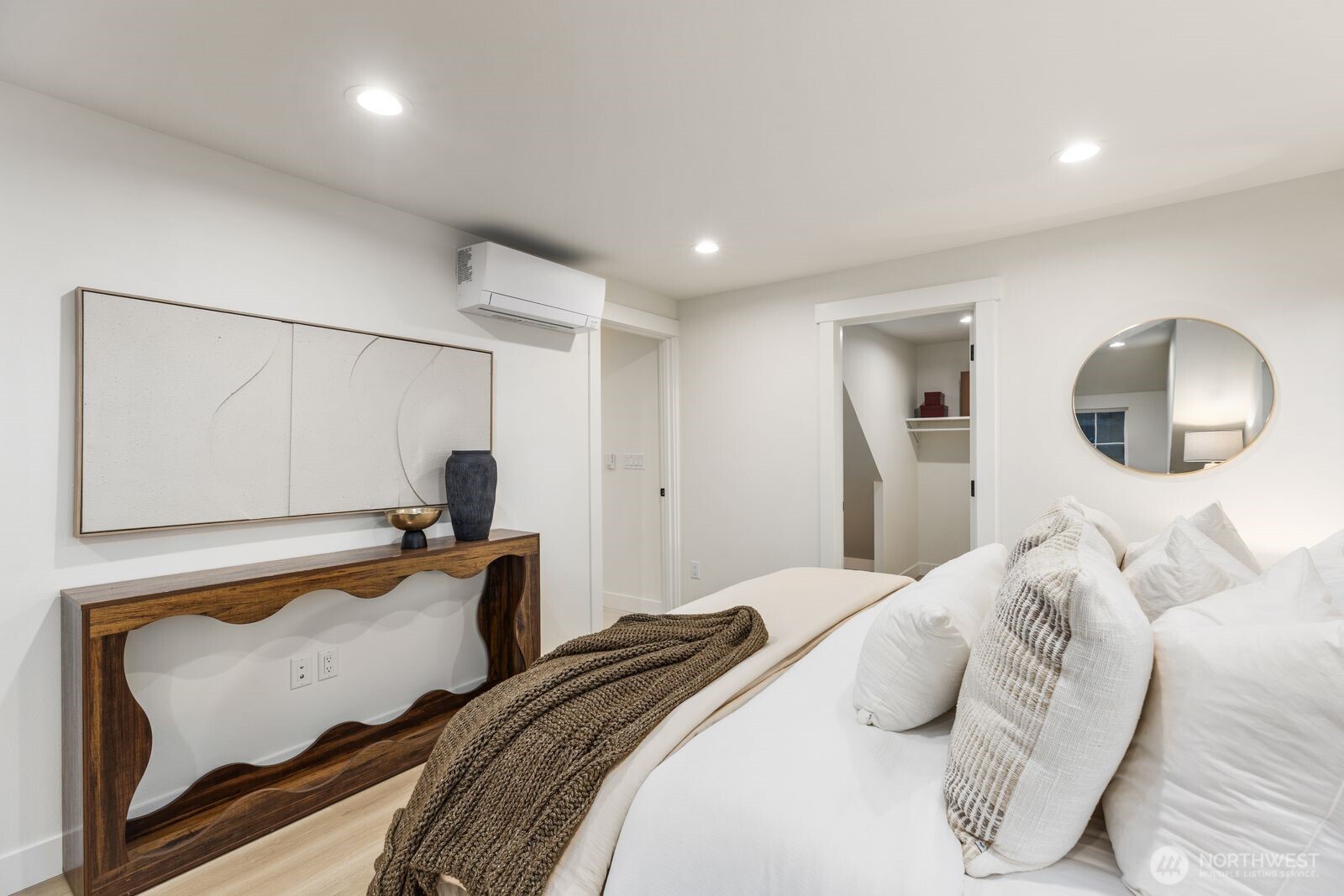 306 NW 45th Street , Seattle, WA 98107