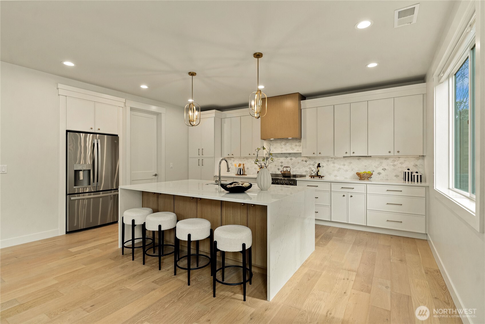 1303 Maine Court , Milton, WA 98354