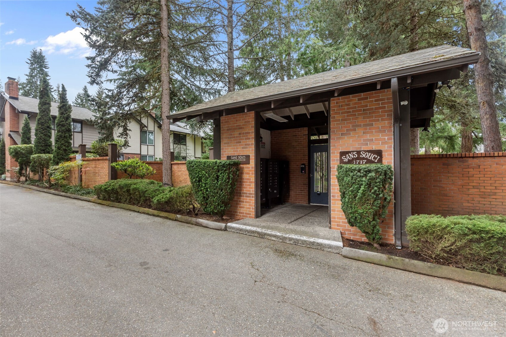 1717 150th Avenue SE #1, Bellevue, WA 98007