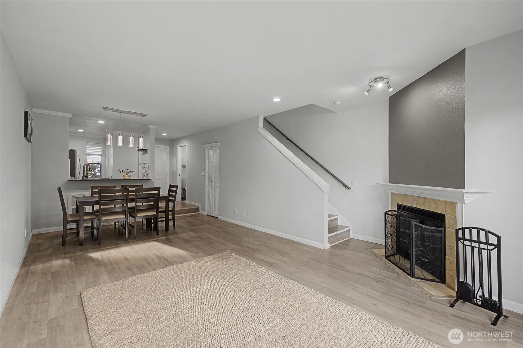 8013 NE 177th Ct #402, Kenmore, WA 98028