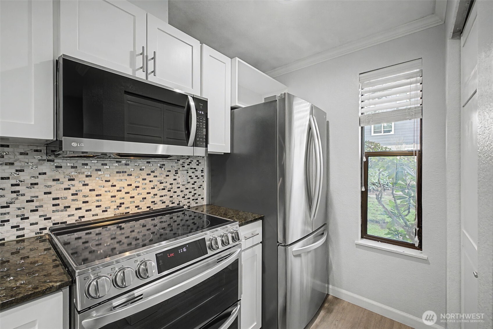 8013 NE 177th Ct #402, Kenmore, WA 98028