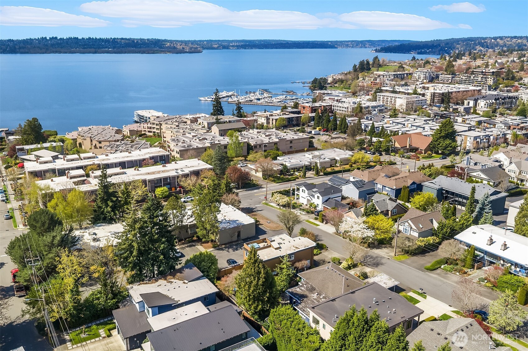 321 6th Avenue S, Kirkland, WA 98033