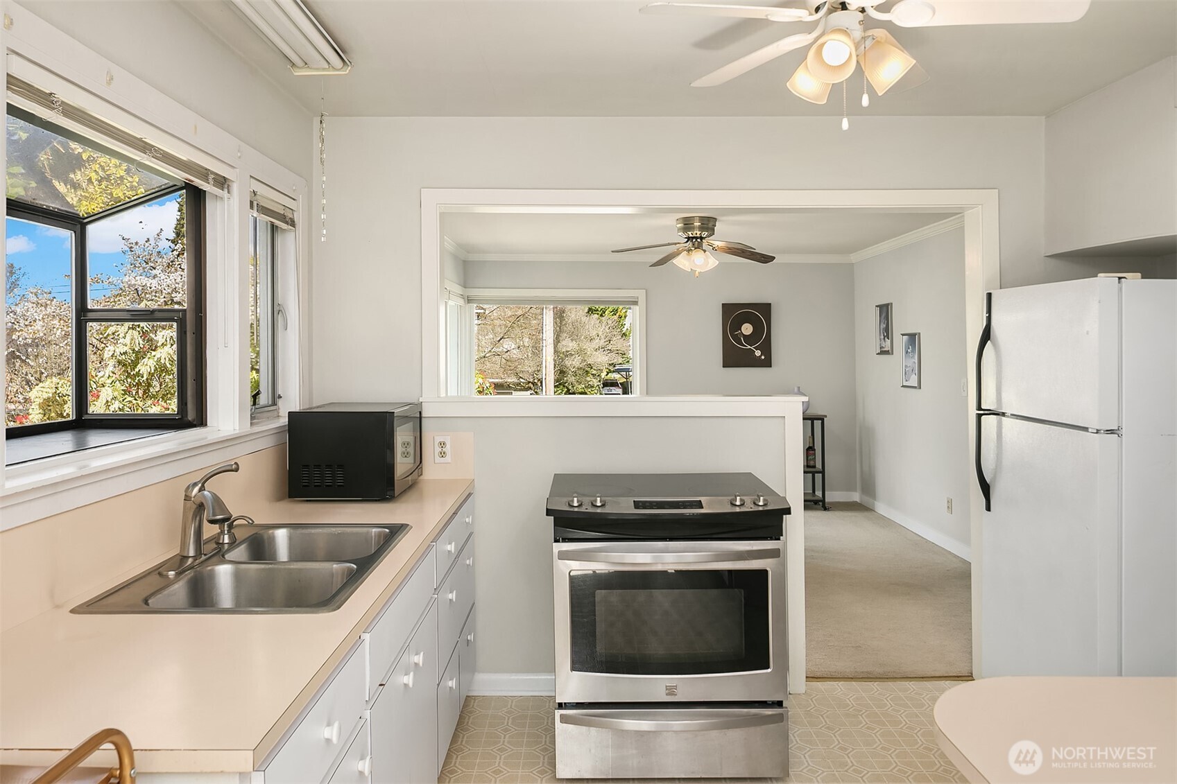 321 6th Avenue S, Kirkland, WA 98033