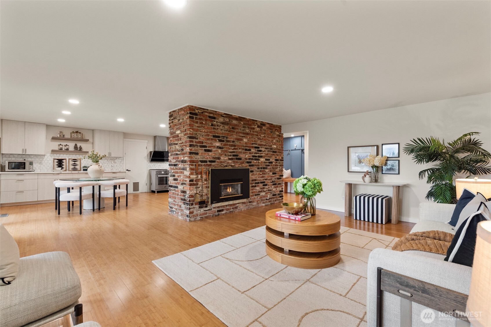 16127 SE 5th Street , Bellevue, WA 98008