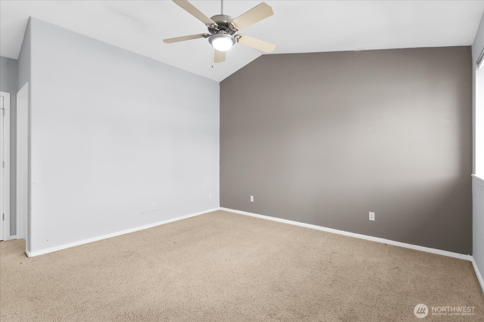 205 Avenue E #B, Snohomish, WA 98290-2722