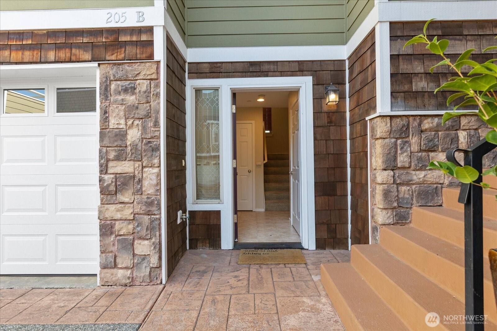 205 Avenue E #B, Snohomish, WA 98290-2722