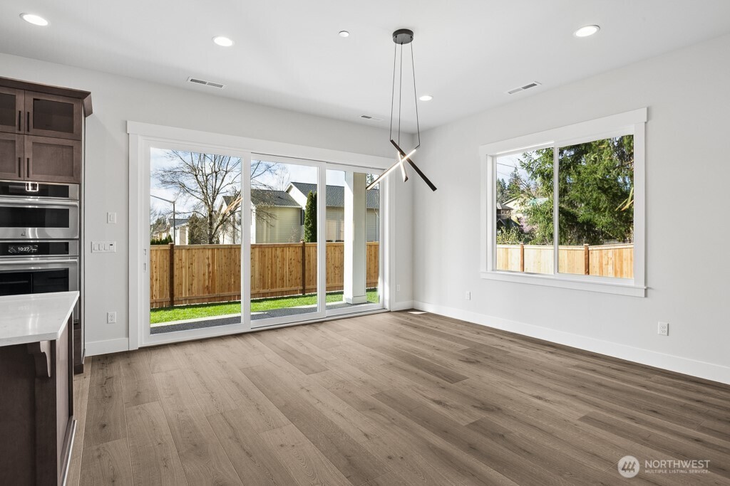 24914 SE 17th Street #2, Sammamish, WA 98075
