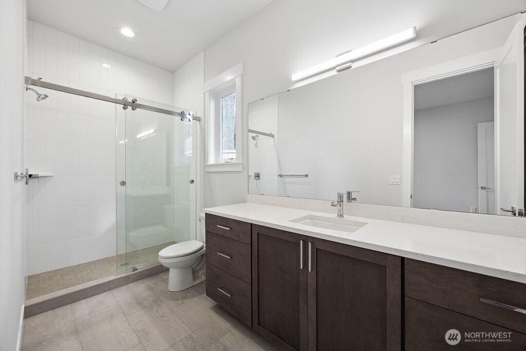 24914 SE 17th Street #2, Sammamish, WA 98075
