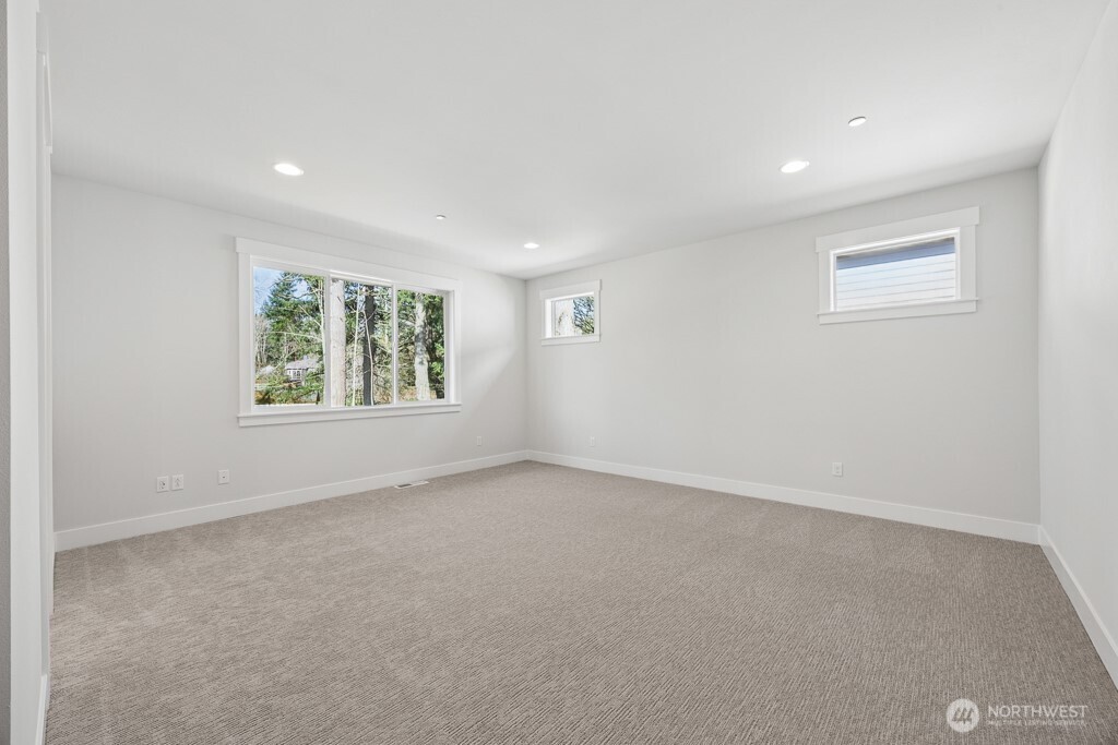 24914 SE 17th Street #2, Sammamish, WA 98075