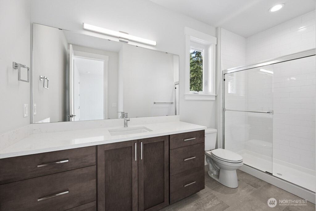 24914 SE 17th Street #2, Sammamish, WA 98075