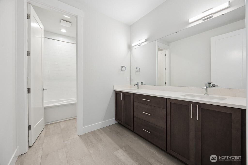 24914 SE 17th Street #2, Sammamish, WA 98075