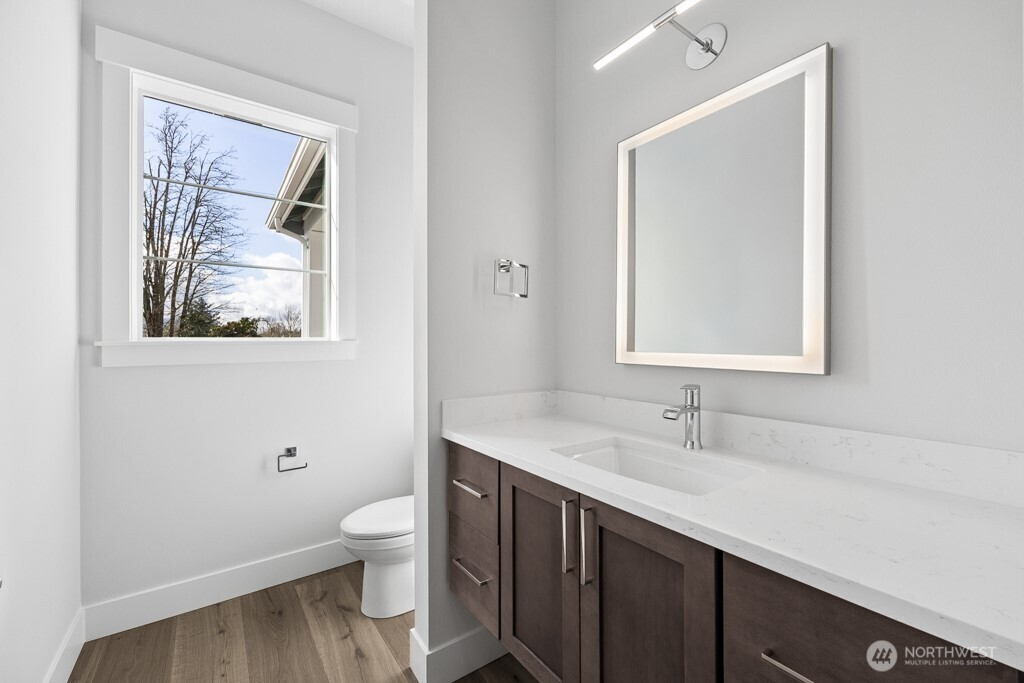 24914 SE 17th Street #2, Sammamish, WA 98075