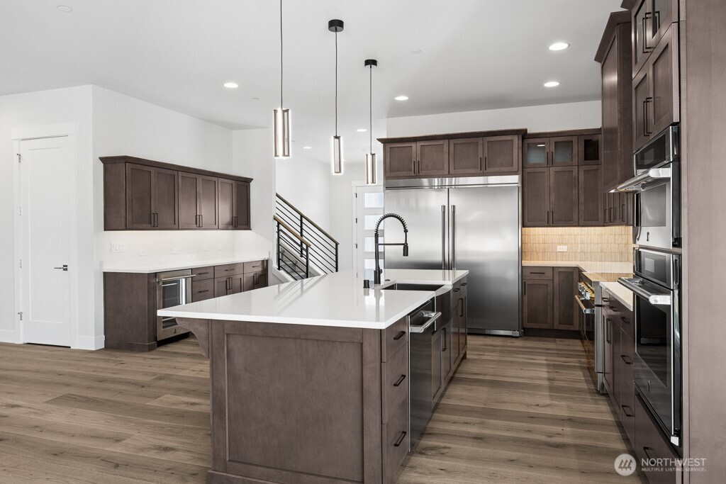 24914 SE 17th Street #2, Sammamish, WA 98075