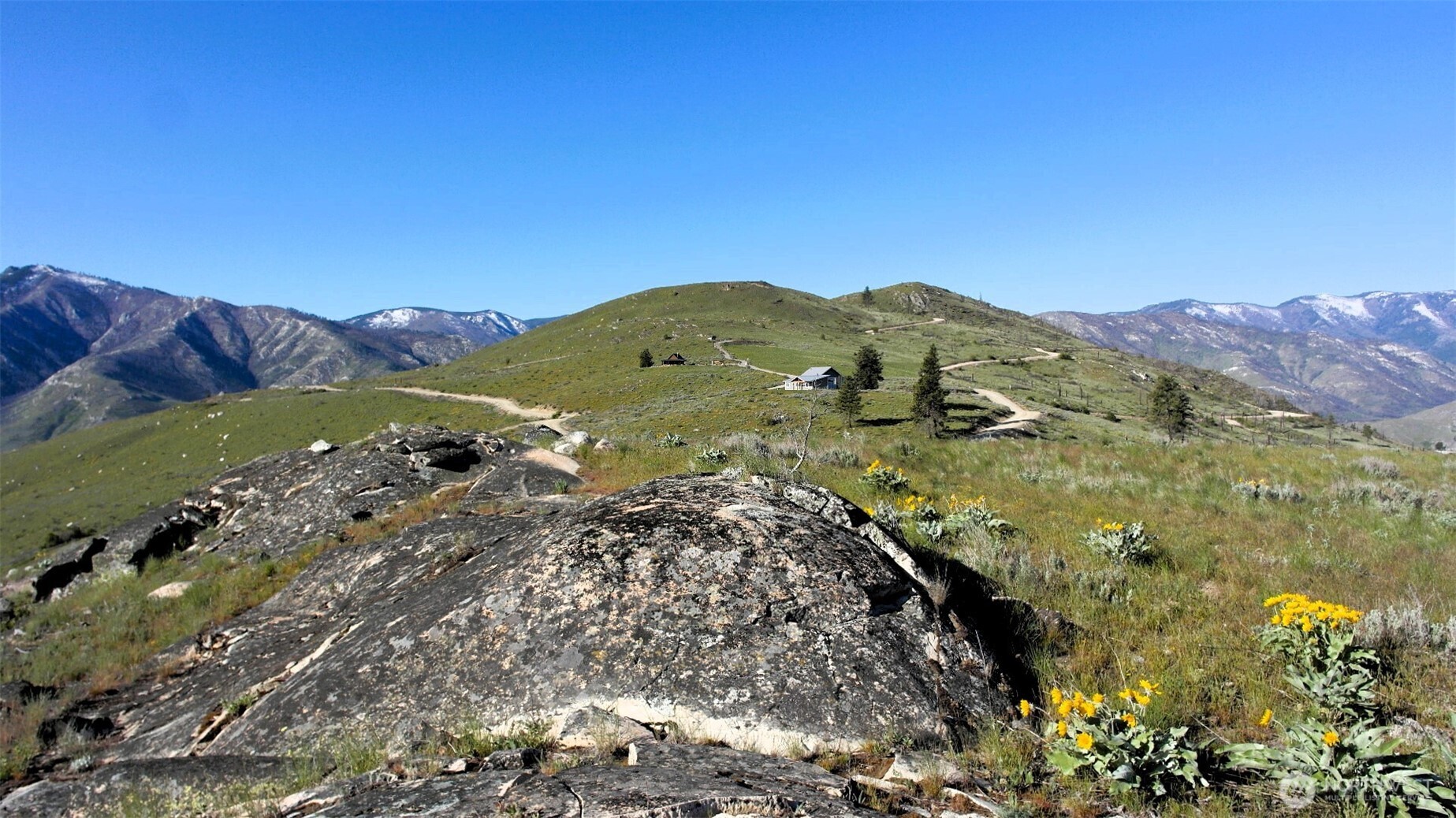 31 Cowboy Road , Methow, WA 98834