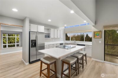 6021 158th Place NE, Redmond, WA 98052 - Photo 2