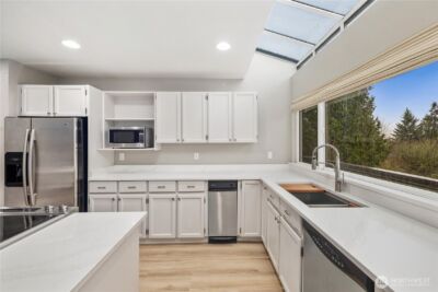 6021 158th Place NE, Redmond, WA 98052 - Photo 3