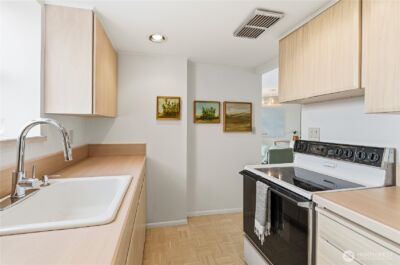 912 3rd Avenue W #202, Seattle, WA 98119 - Photo 16