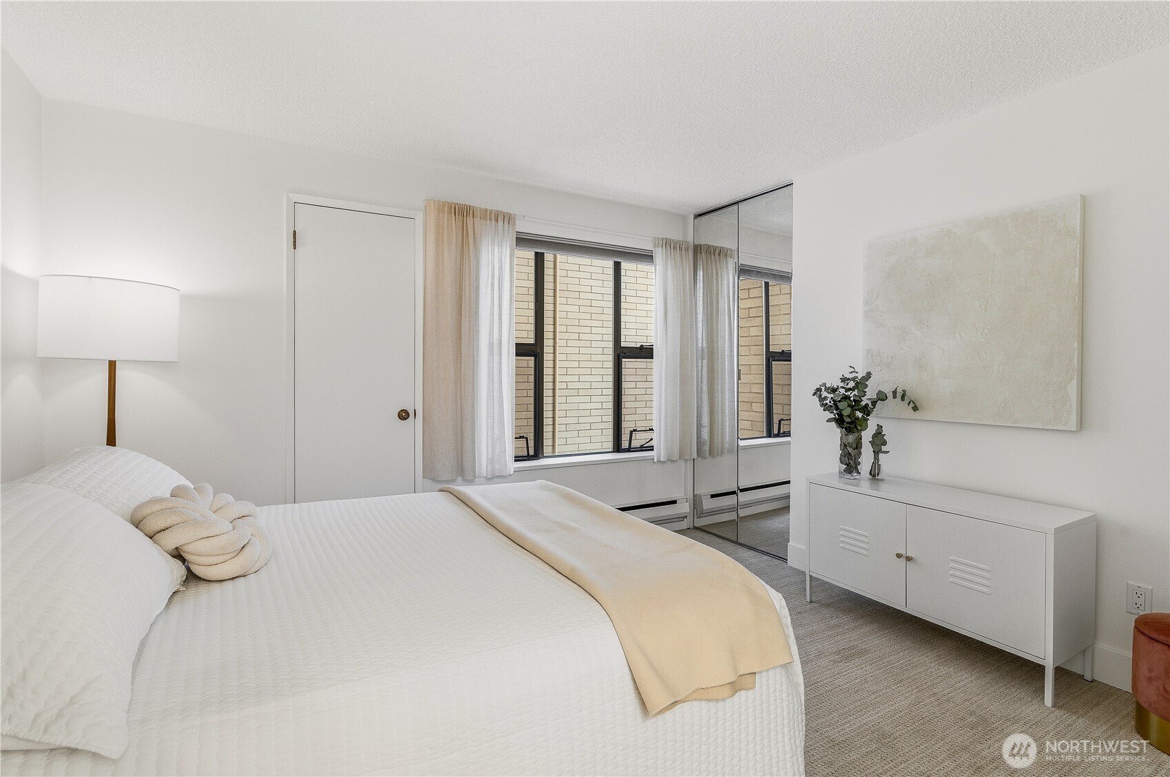 912 3rd Avenue W #202, Seattle, WA 98119