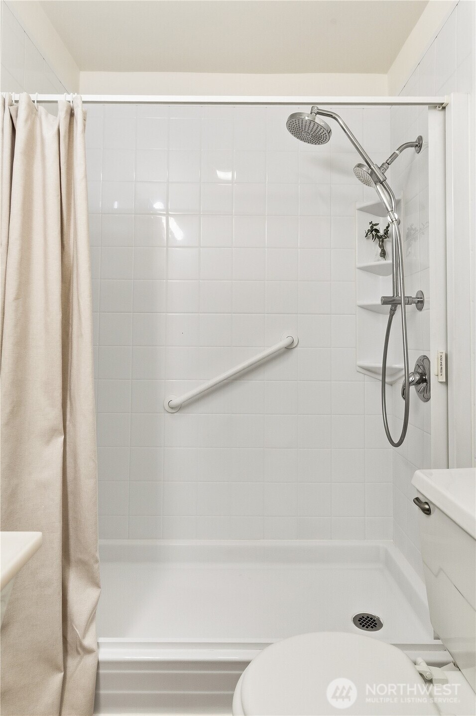 912 3rd Avenue W #202, Seattle, WA 98119