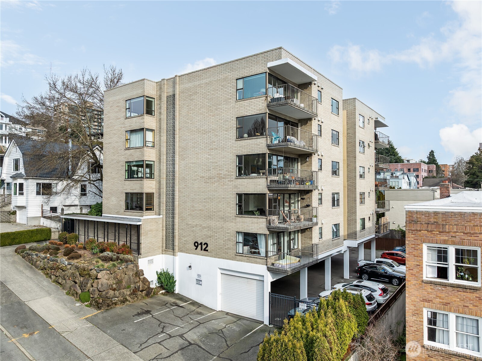 912 3rd Avenue W #202, Seattle, WA 98119