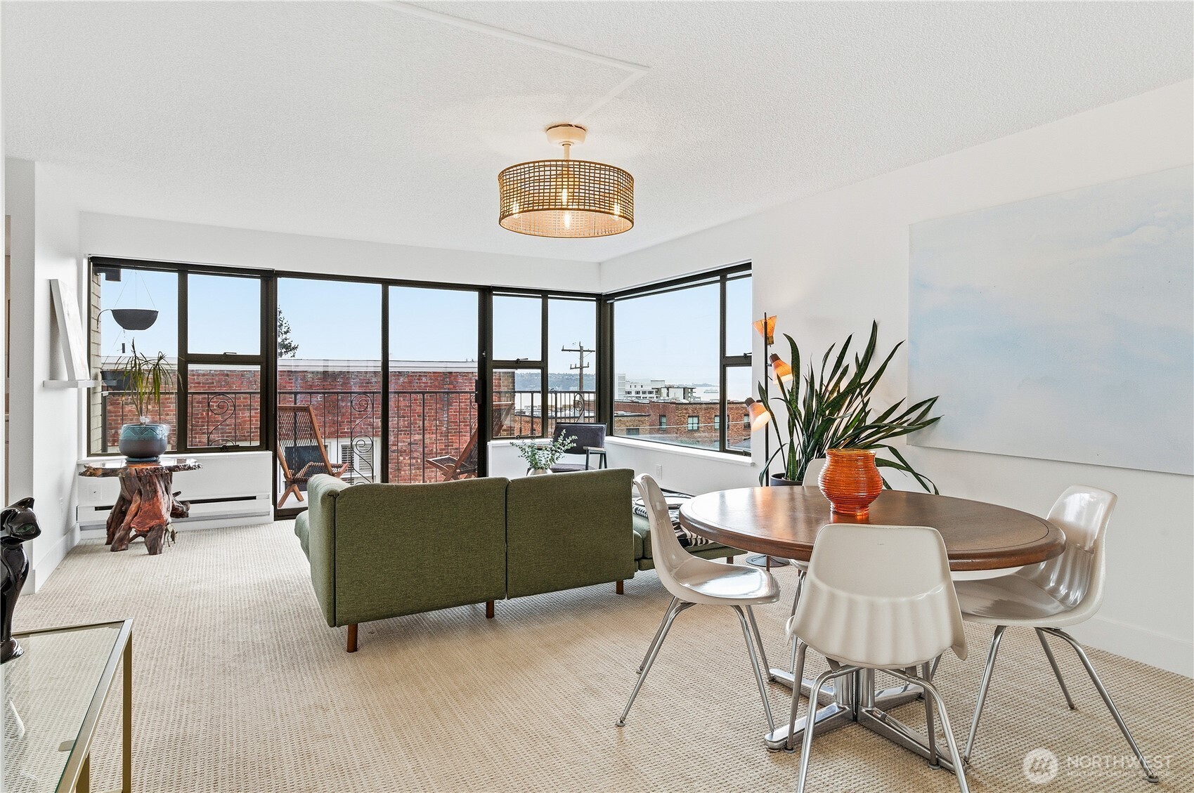 912 3rd Avenue W #202, Seattle, WA 98119