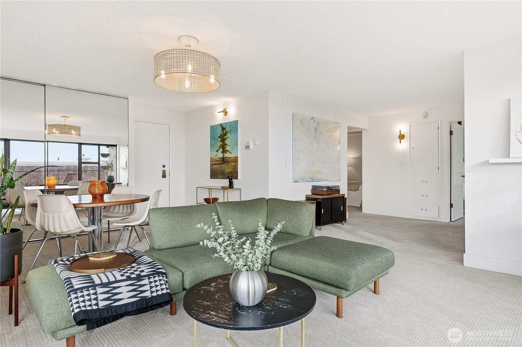 912 3rd Avenue W #202, Seattle, WA 98119