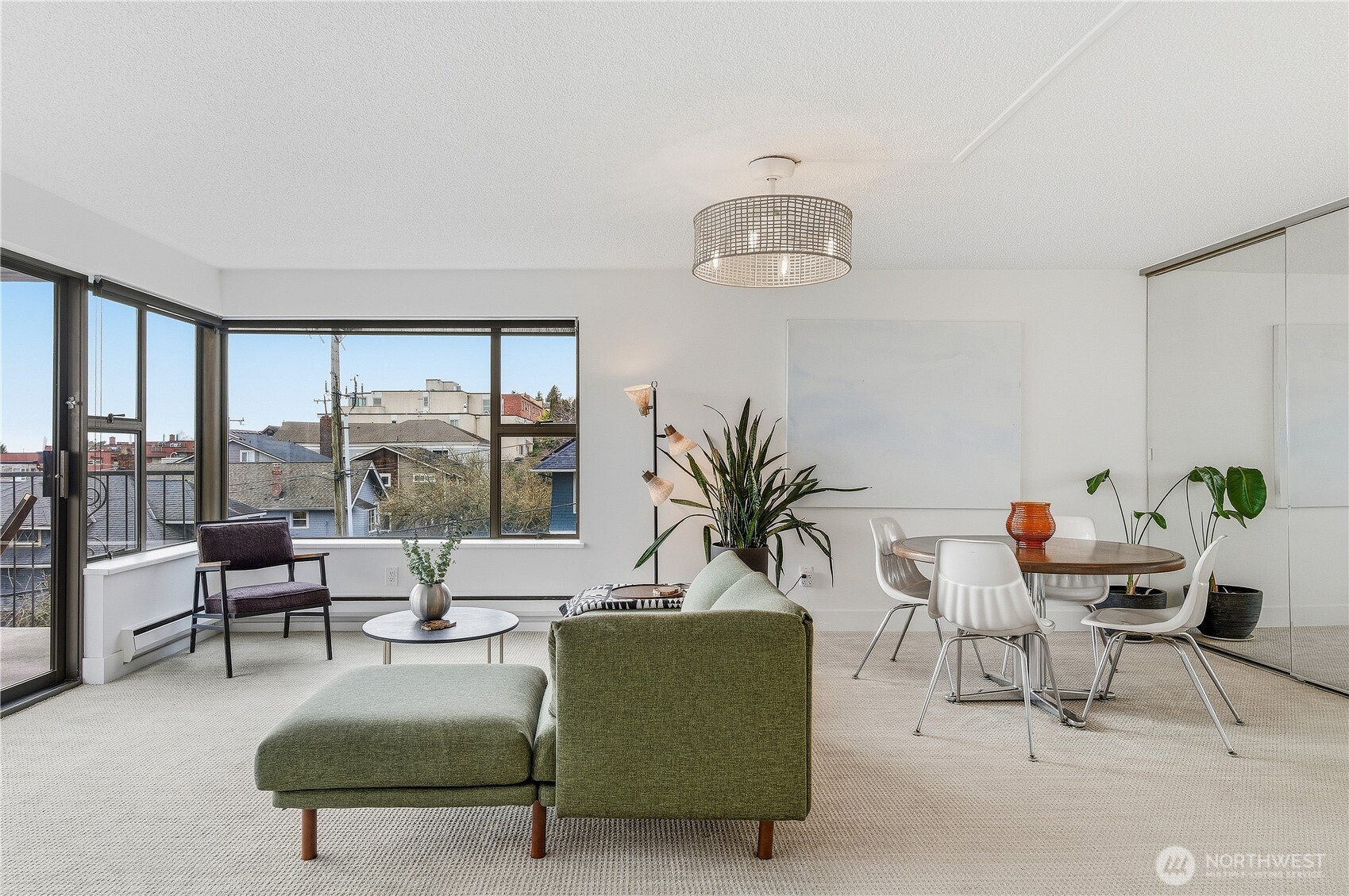 912 3rd Avenue W #202, Seattle, WA 98119