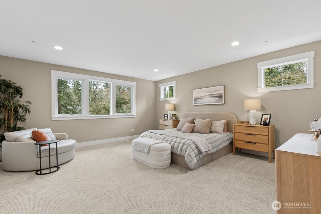 24922 SE 17th Street #1, Sammamish, WA 98075
