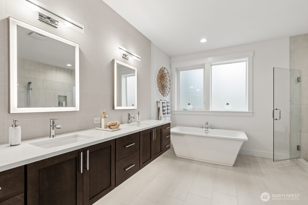24922 SE 17th Street #1, Sammamish, WA 98075