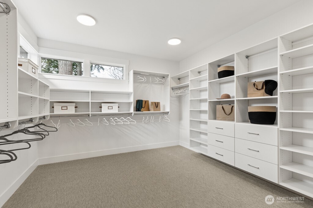 24922 SE 17th Street #1, Sammamish, WA 98075
