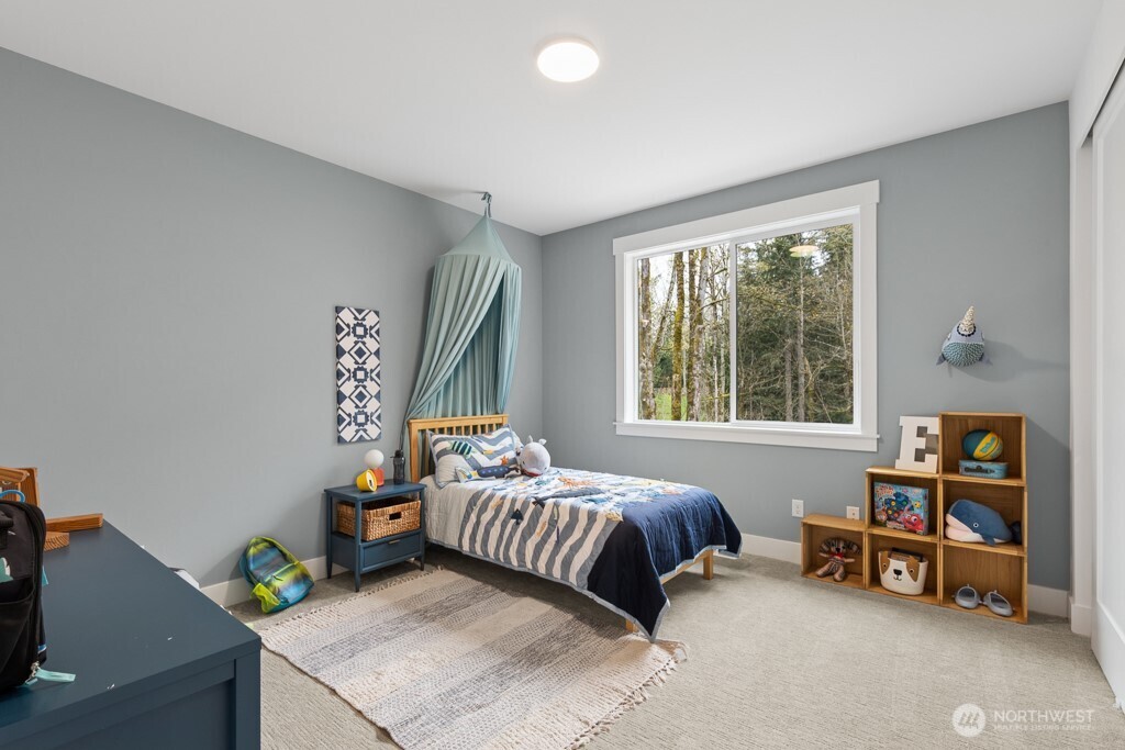 24922 SE 17th Street #1, Sammamish, WA 98075