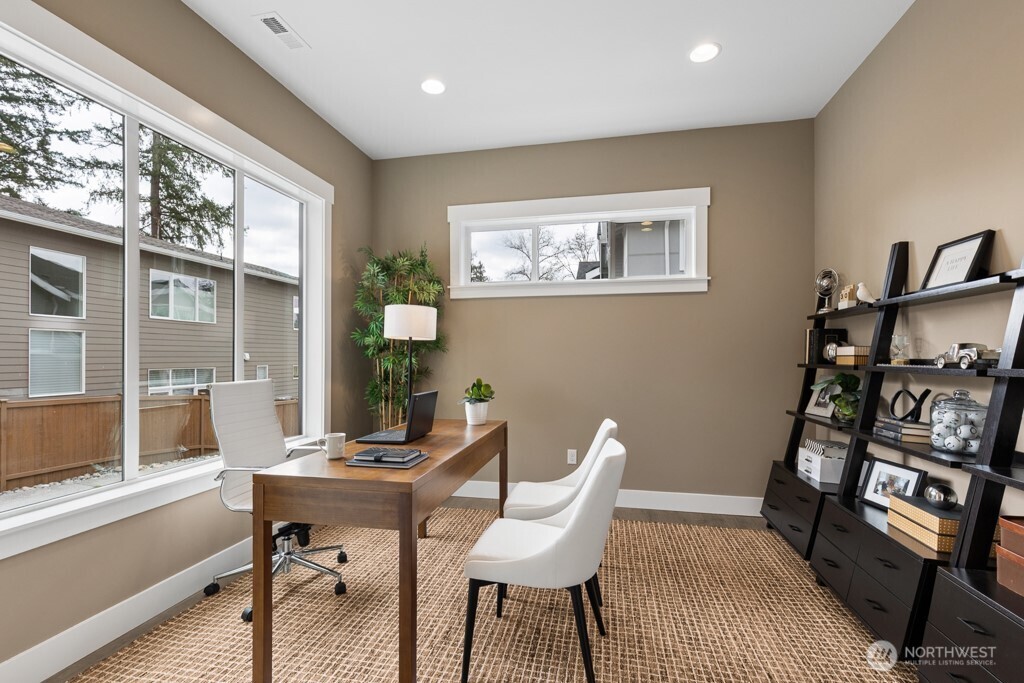 24922 SE 17th Street #1, Sammamish, WA 98075