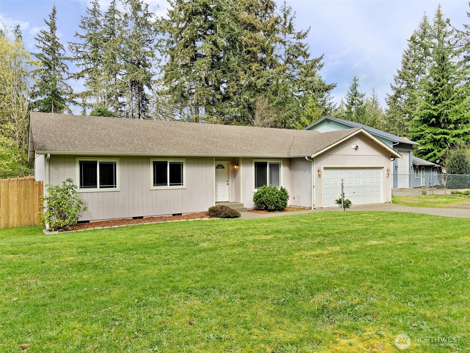 301 E Timberlake Drive , Shelton, WA 98584
