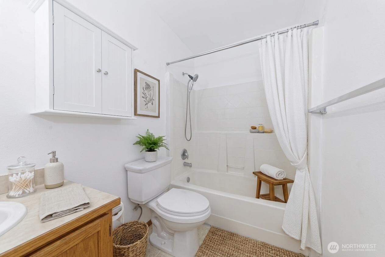 301 E Timberlake Drive , Shelton, WA 98584