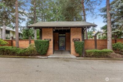 1717 150th Avenue SE #1, Bellevue, WA 98007 - Photo 3