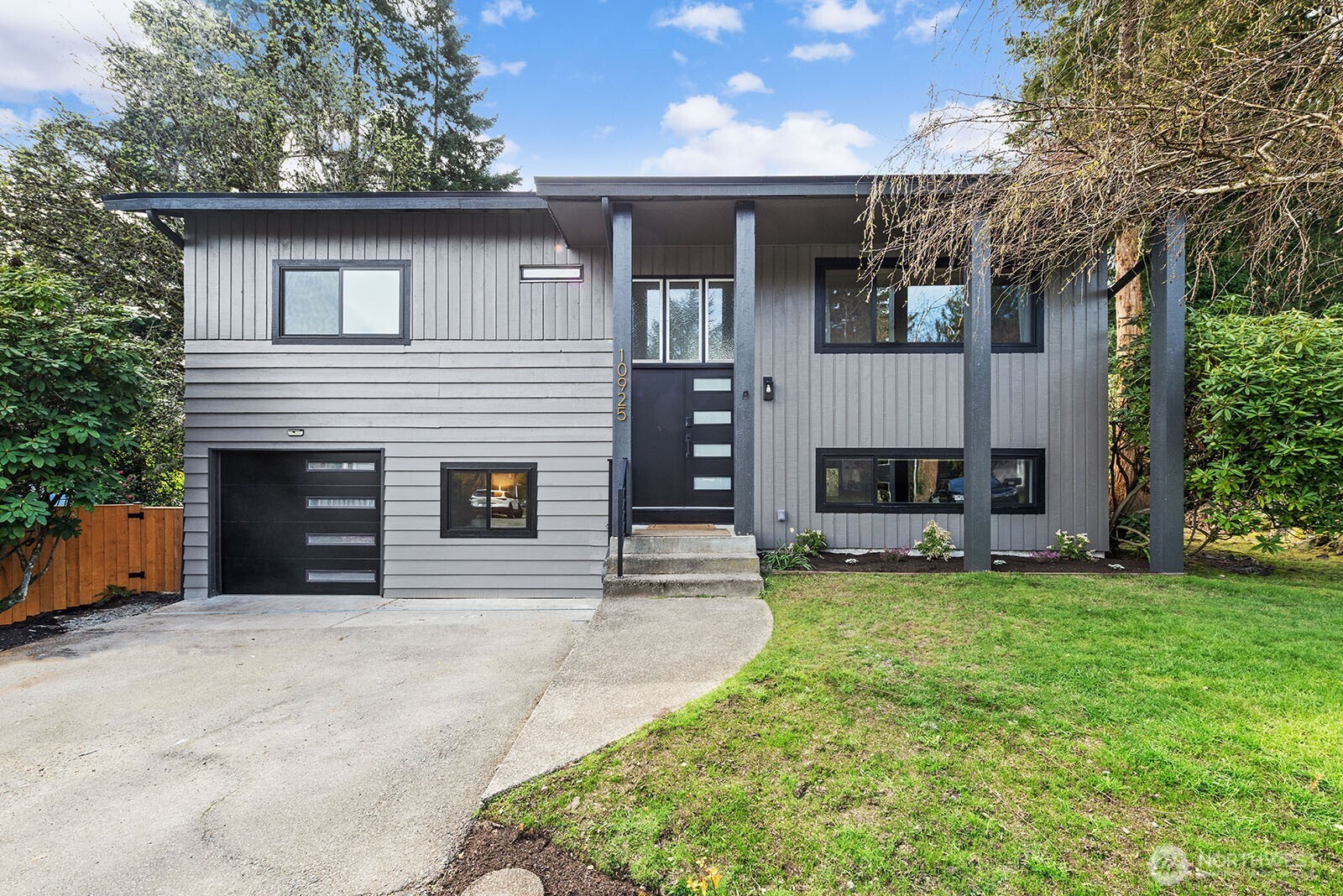 10925 NE 117th Place , Kirkland, WA 98034