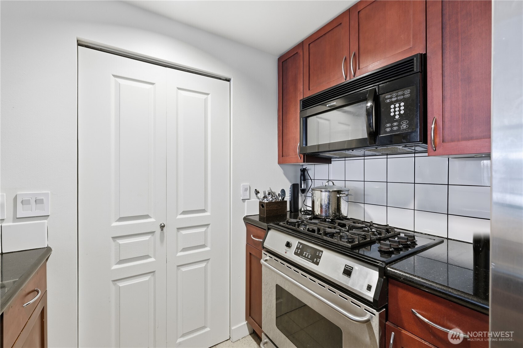 2929 1st Avenue ##201, Seattle, WA 98121-3019