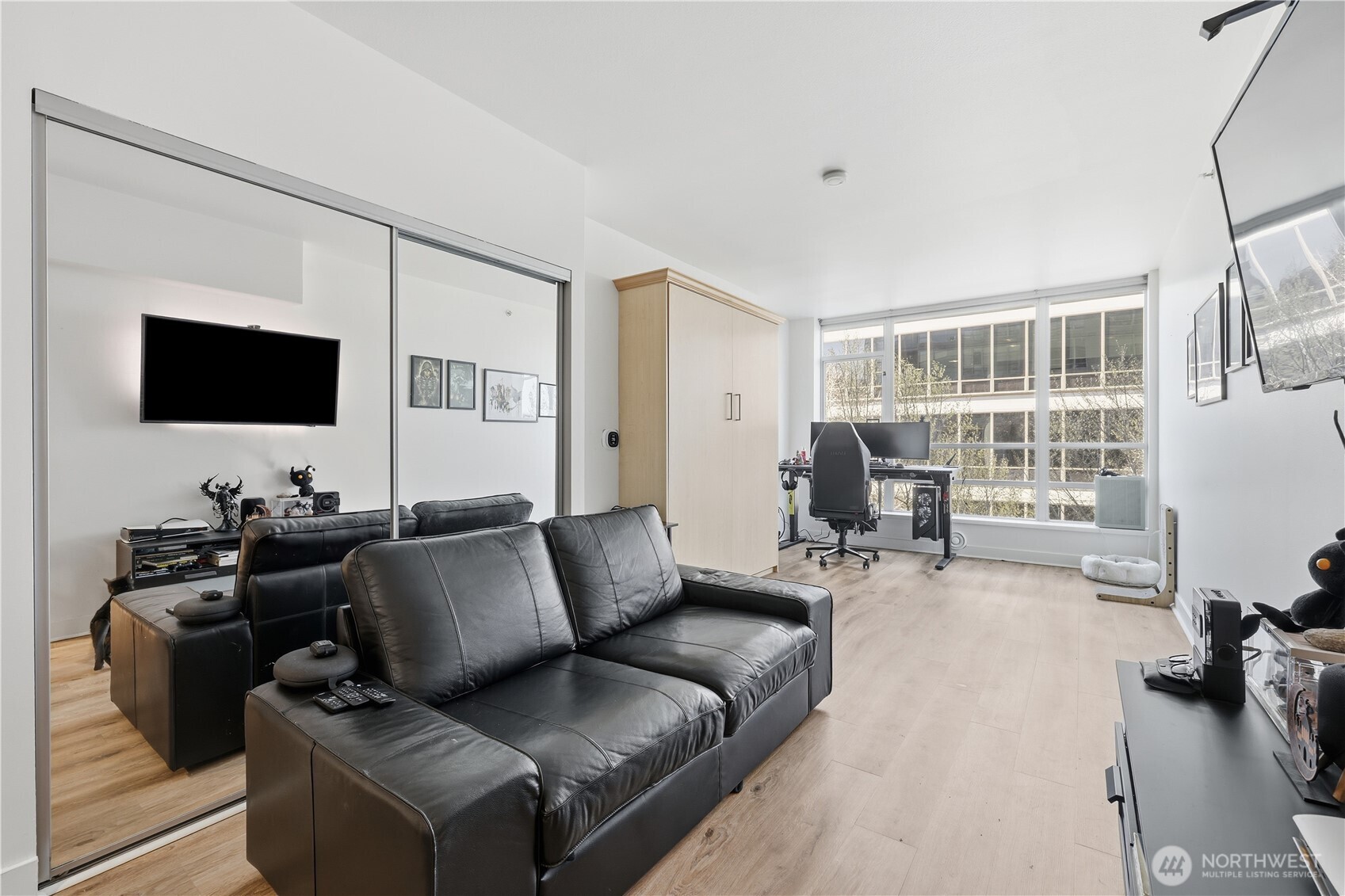 2929 1st Avenue ##201, Seattle, WA 98121-3019