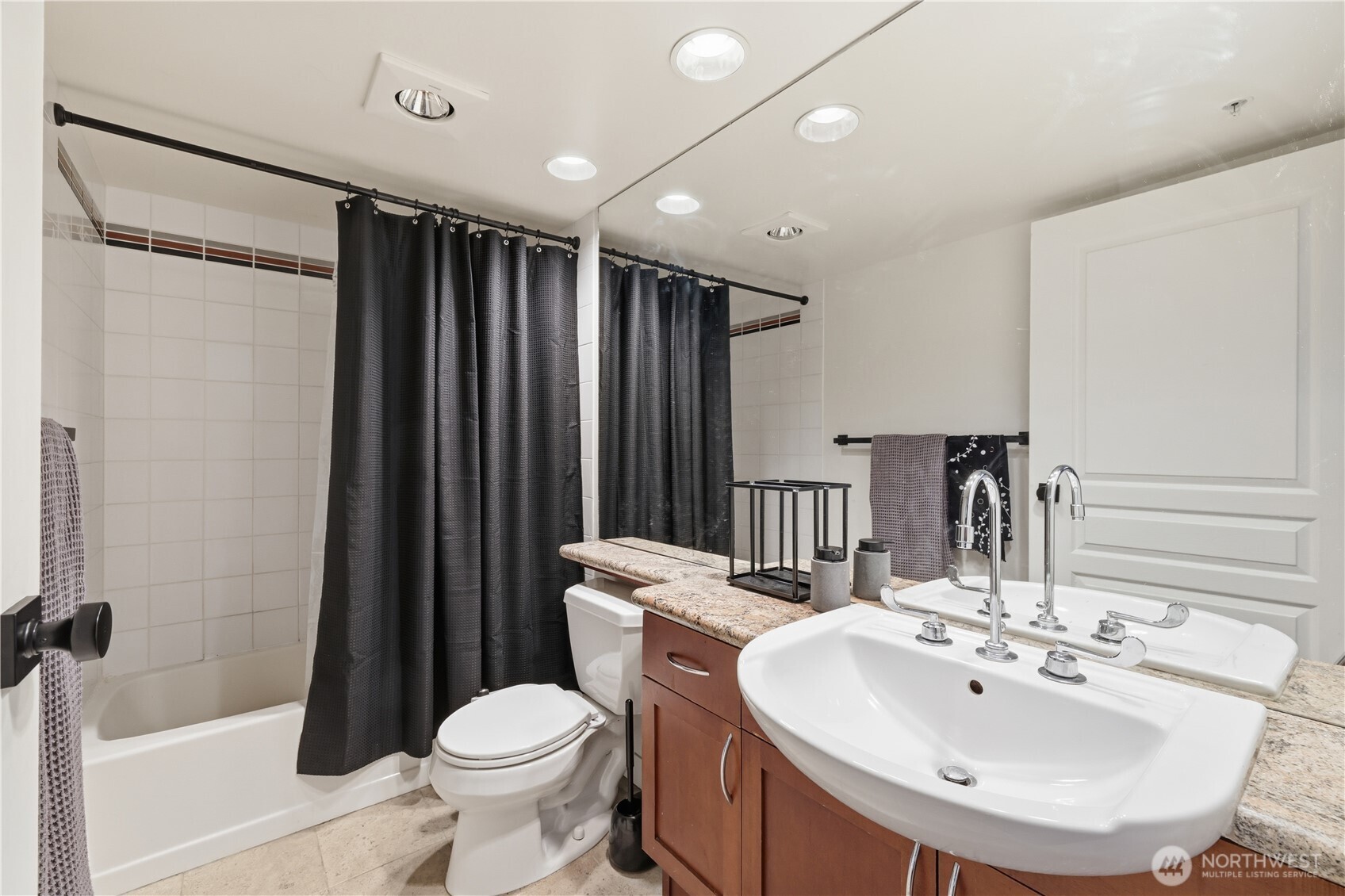 2929 1st Avenue ##201, Seattle, WA 98121-3019