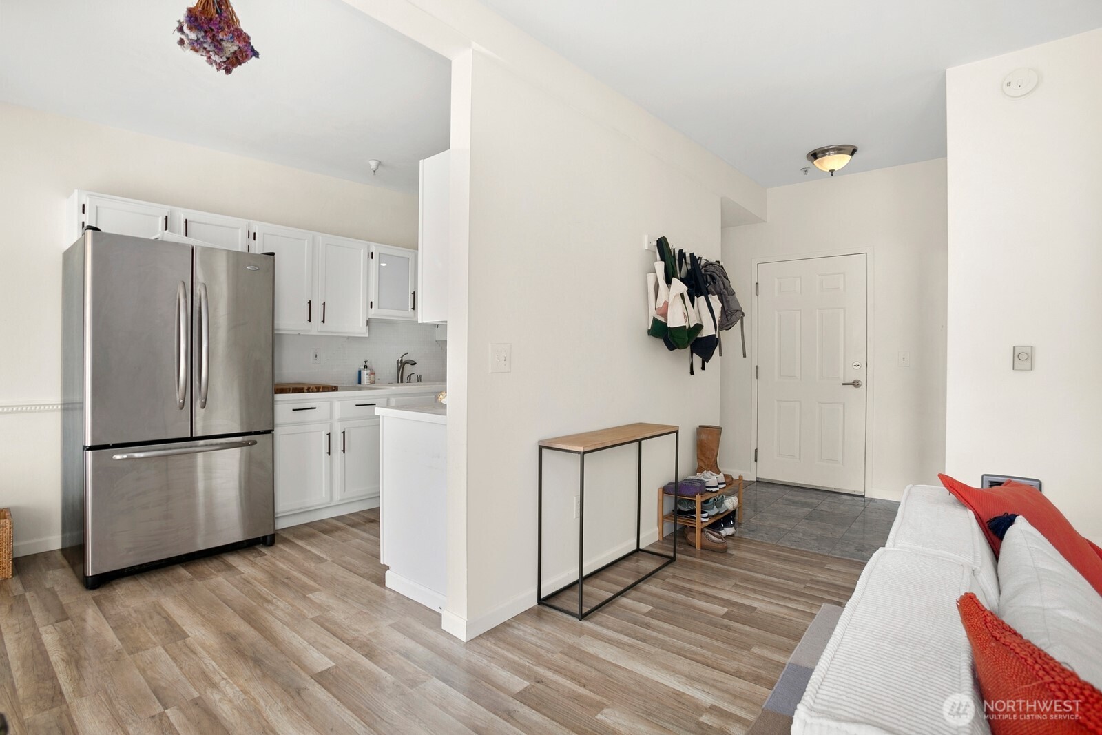 2117 N 107th Street #402, Seattle, WA 98133