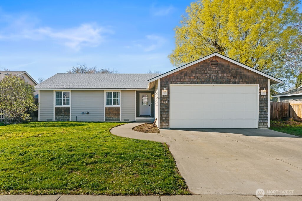 208 W Mount Adams Court , Ellensburg, WA 98926