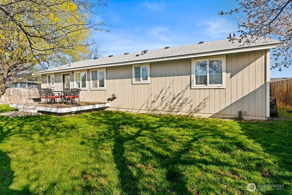 208 W Mount Adams Court , Ellensburg, WA 98926