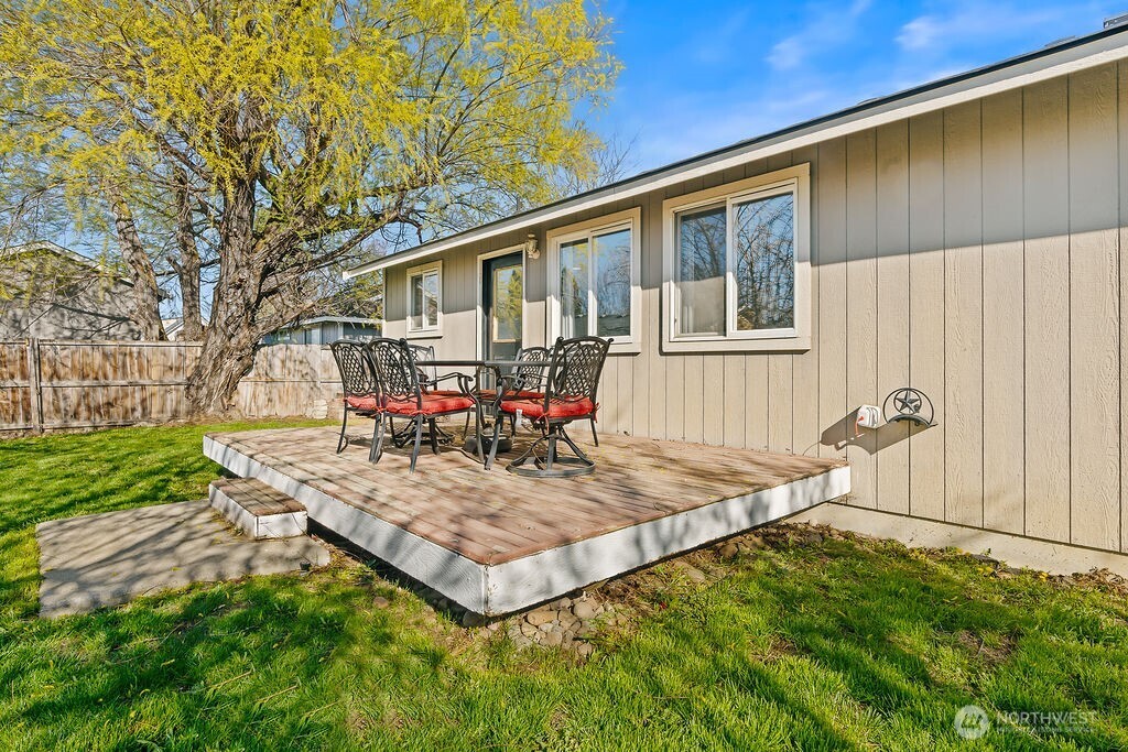 208 W Mount Adams Court , Ellensburg, WA 98926
