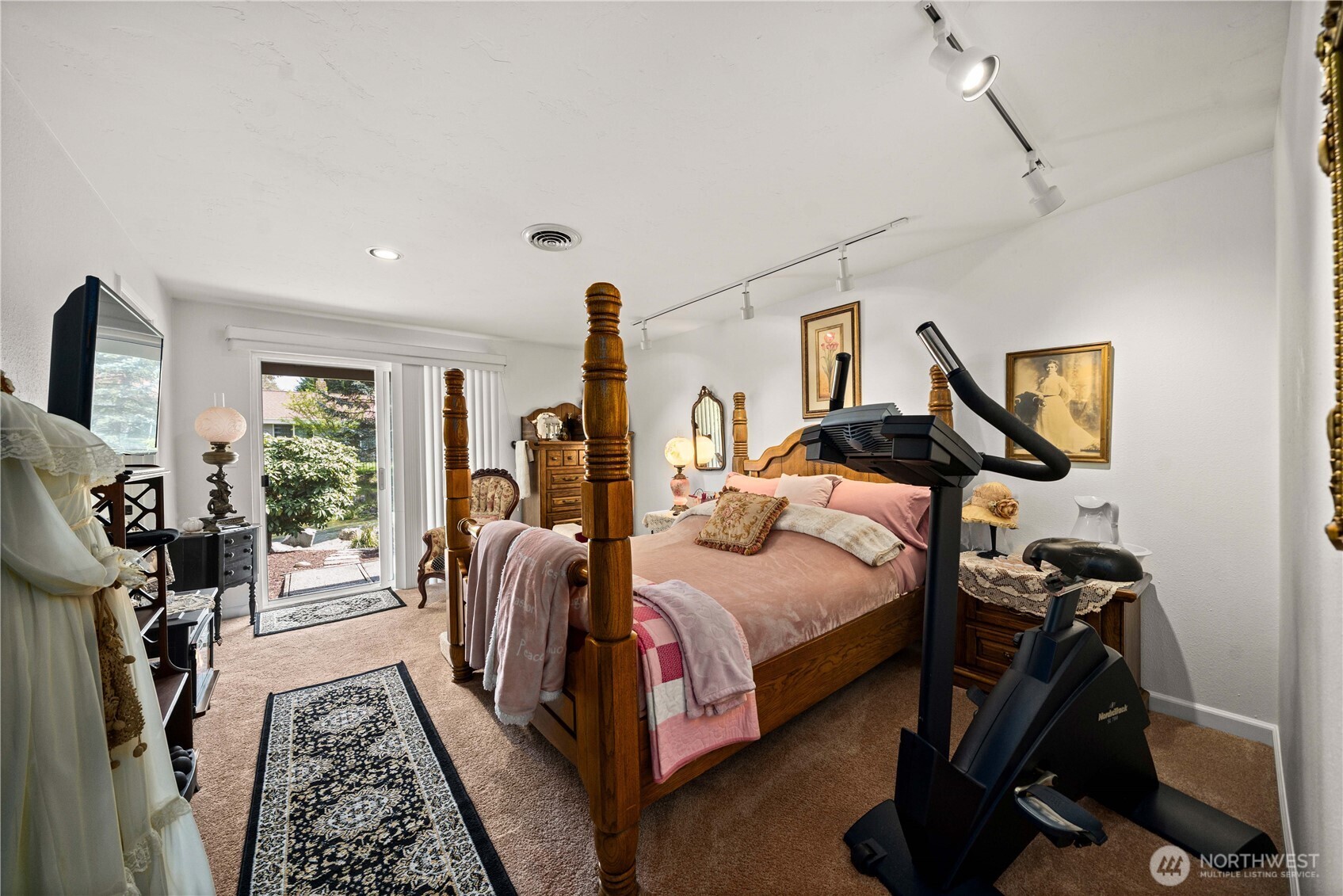 7055 81st Street SW, Lakewood, WA 98499