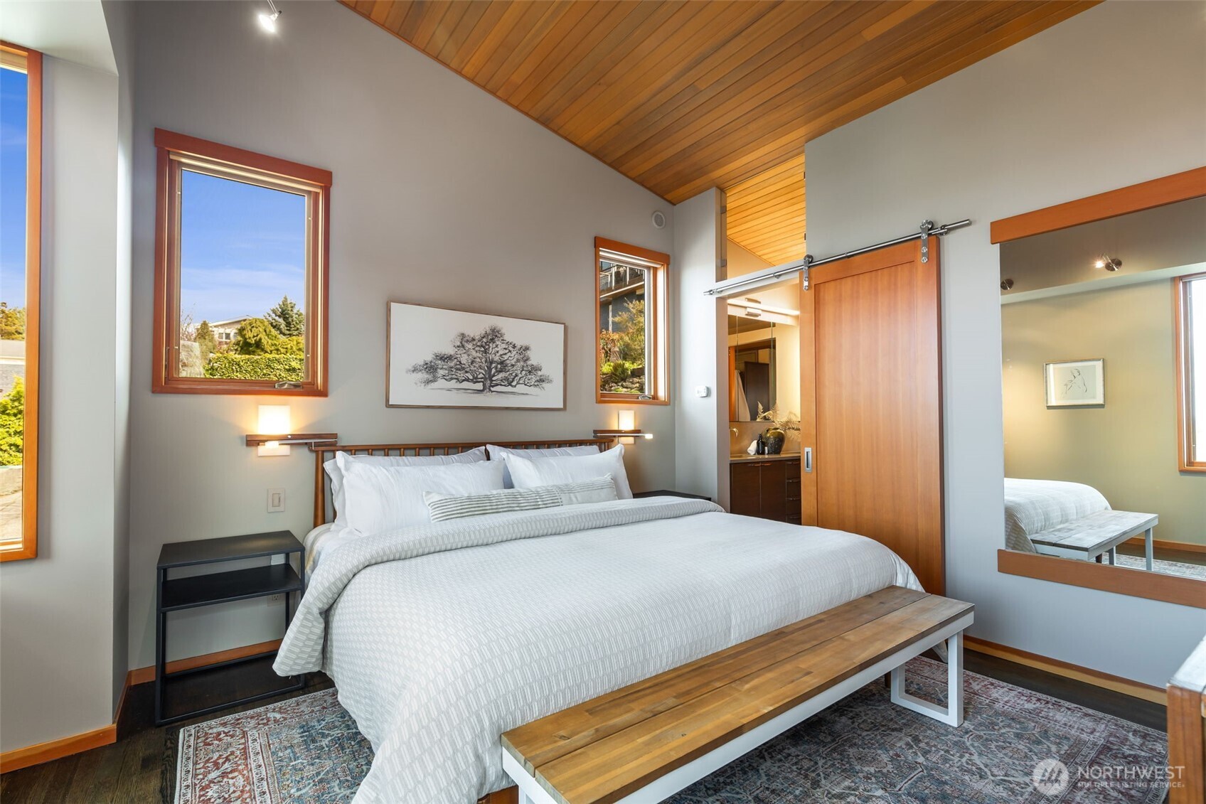 810 W Lee , Seattle, WA 98119