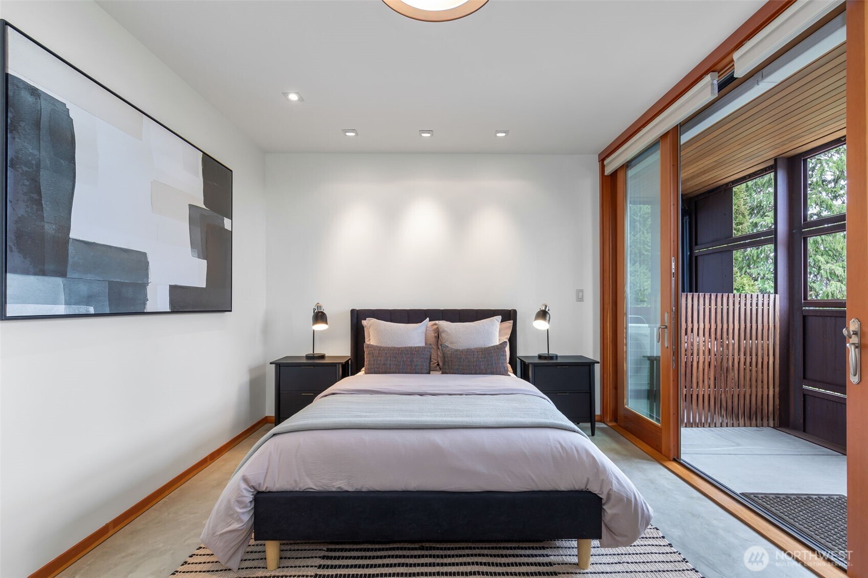 810 W Lee , Seattle, WA 98119