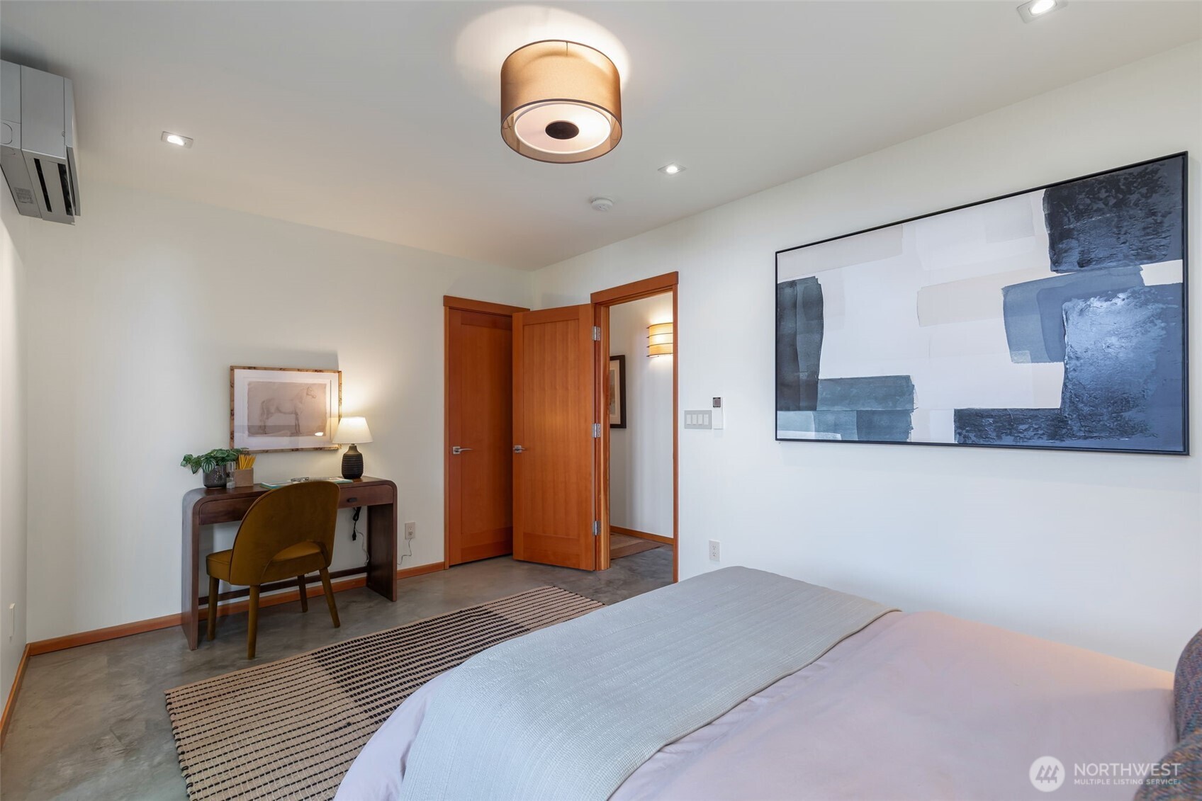 810 W Lee , Seattle, WA 98119