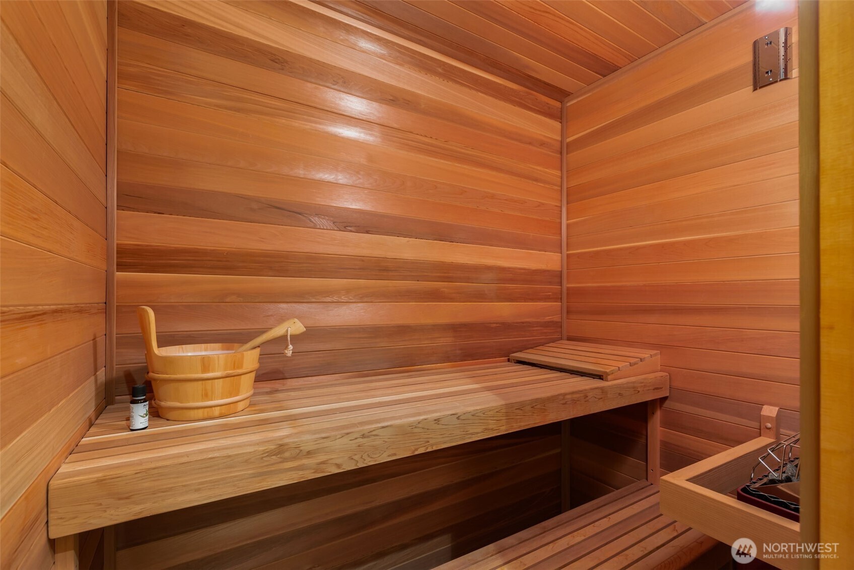 810 W Lee , Seattle, WA 98119